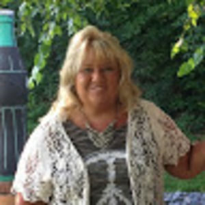 Meet your Posher, Debbie